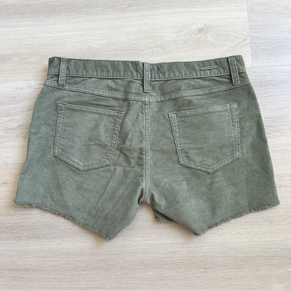 Olive Green Women's corduroy Shorts Size 6 - Picture 2 of 3